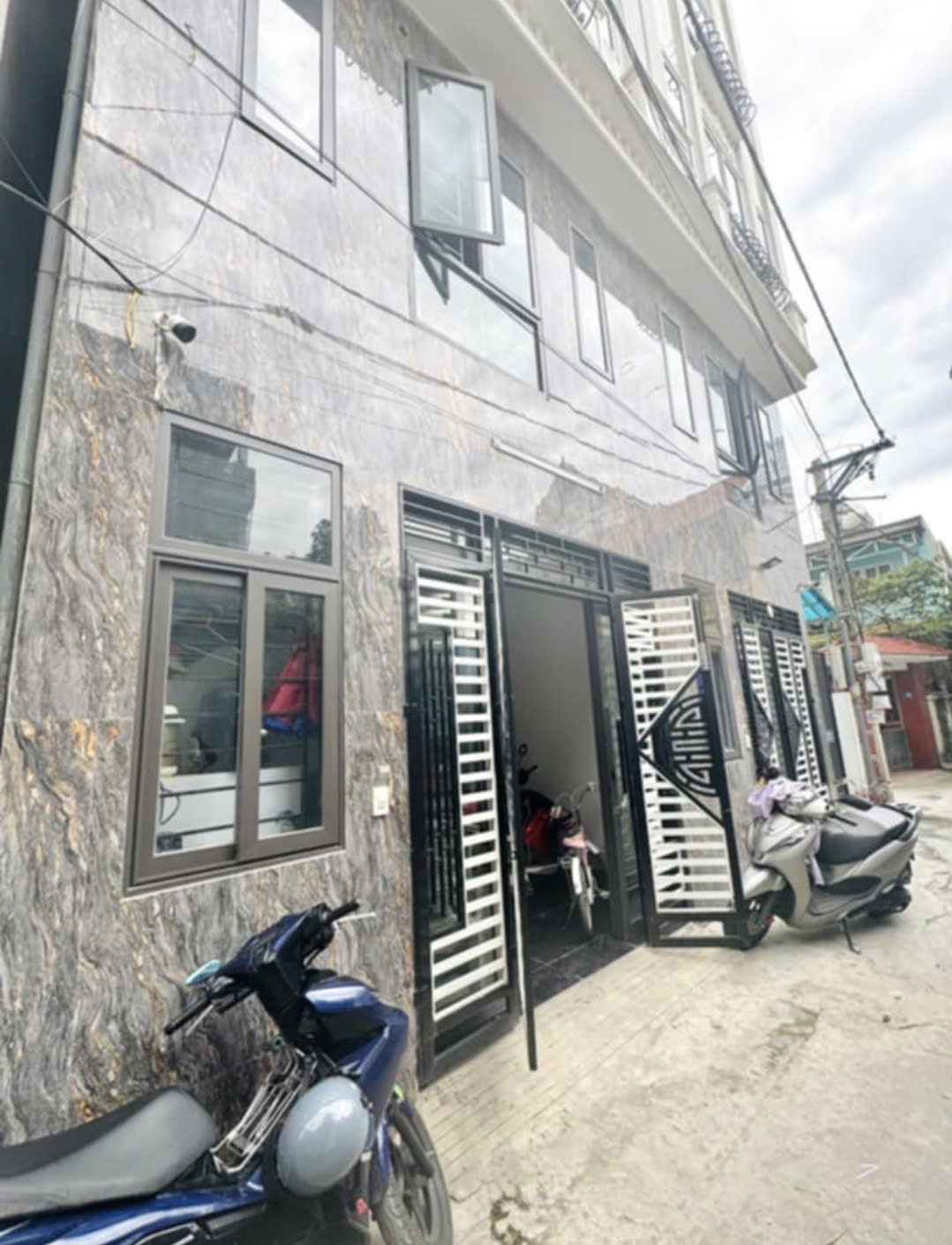 Bán nhà Thôn Thượng, nhà mới ở ngay, DT 30.2m2x5T, chỉ 4,4 tỷ. - Ảnh chính