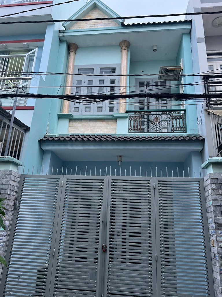 BÁN NHÀ HXH LÊ VĂN QUỚI GIÁP TÂN PHÚ - NHÀ ĐẸP 2 TẦNG KIÊN CỐ - CHỈ HƠN 4 TỶ - Ảnh 1