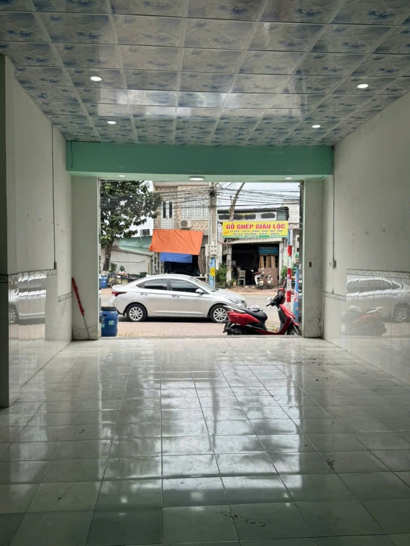 Bán nhà MẶT TIỀN kinh doanh Dĩ An (TPHCM),gần Nguyễn Thị Minh Khai,giá rẻ - Ảnh chính