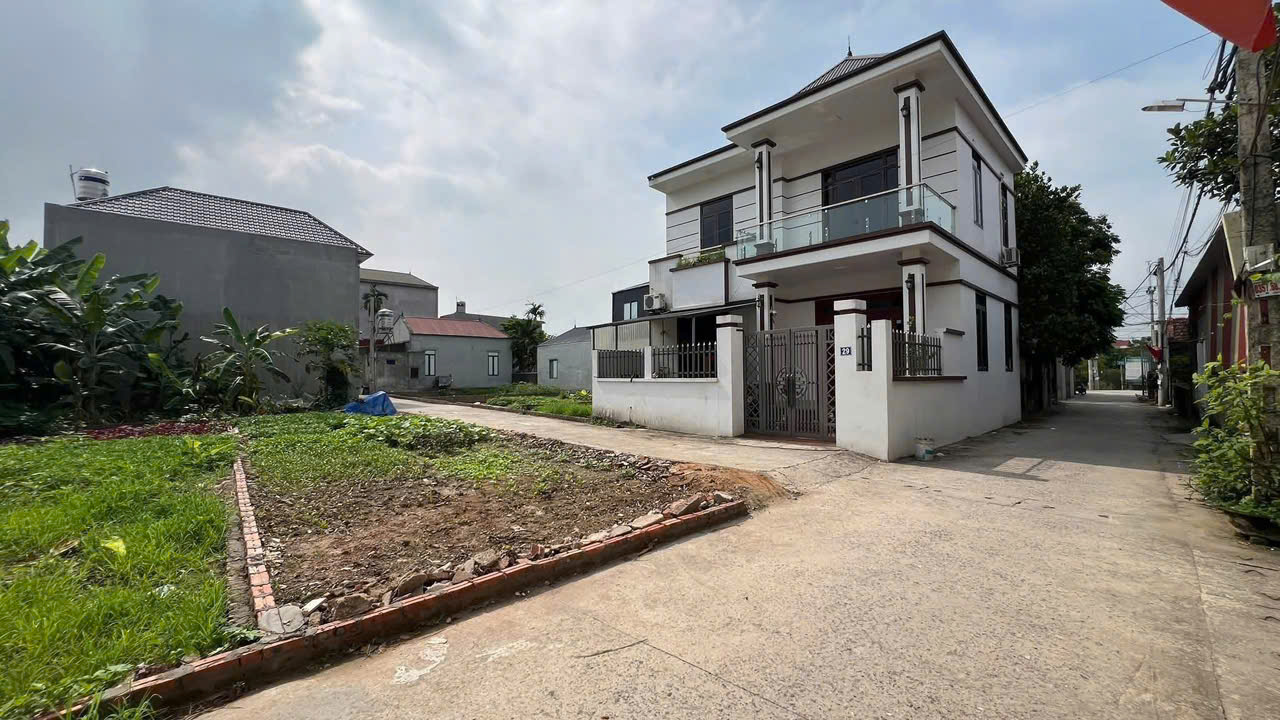BÁN GẤP 46,8M PHÚC HÒA, PHÚC THỌ. Ô TÔ THÔNG. TC NHỈNH 2 TỶ XÍU - Ảnh 2