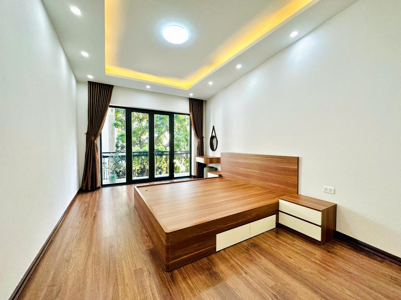 CHỦ NHIỆT BÁN GIẢM SÂU – GIÁ 8,1 TỶ – 43M2 - NHÀ MỚI CỨNG – SU CÓC QUAY ĐẦU – MINH KHAI - Ảnh 1