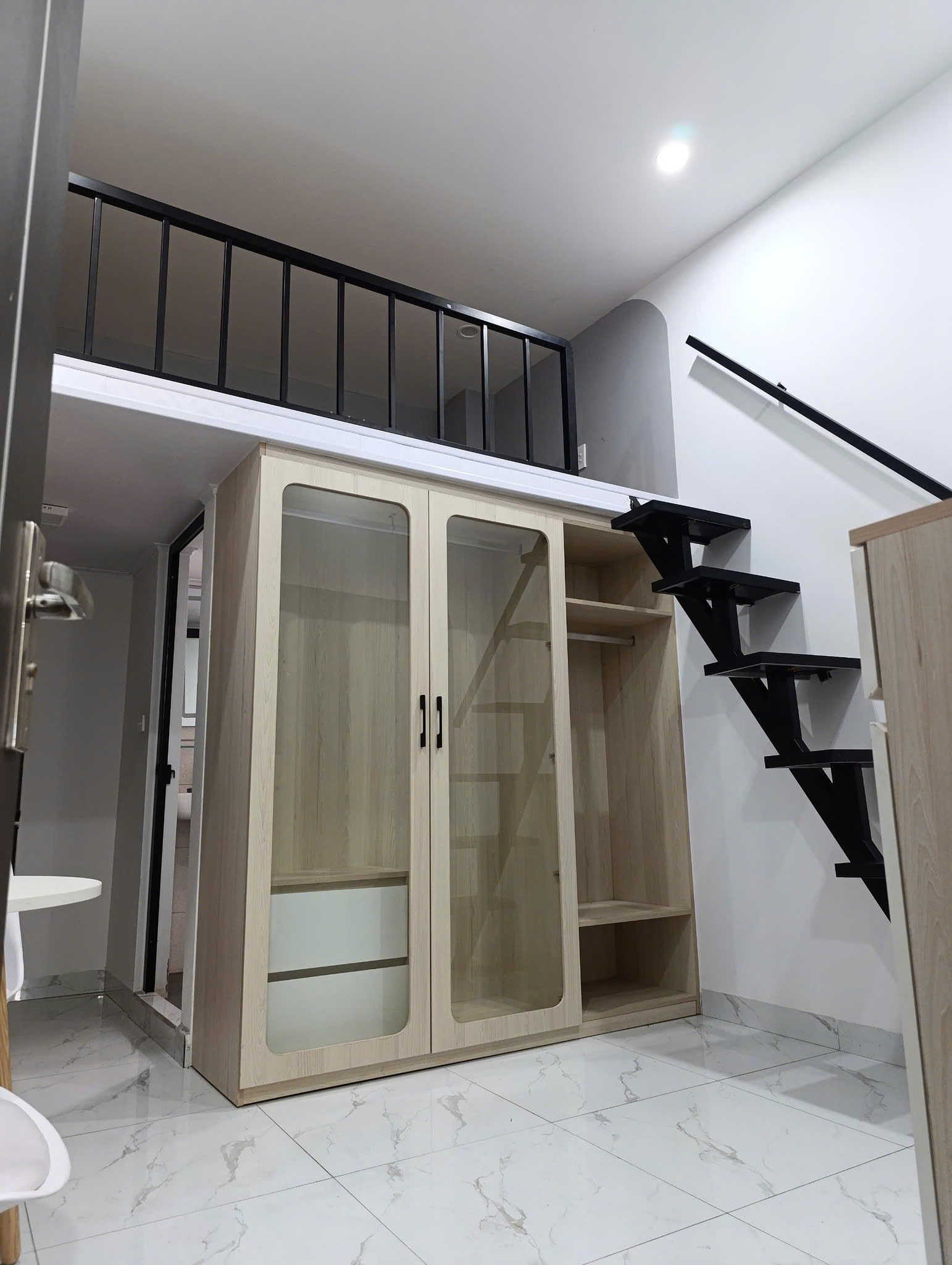 (DÒNG TIỀN 1.8 TỶ/NĂM) BÁN CHDV CẦU DIỄN - 114M² x 7T - Ô TÔ TRÁNH - 28 PHÒNG - GIÁ 29 TỶ - Ảnh 1