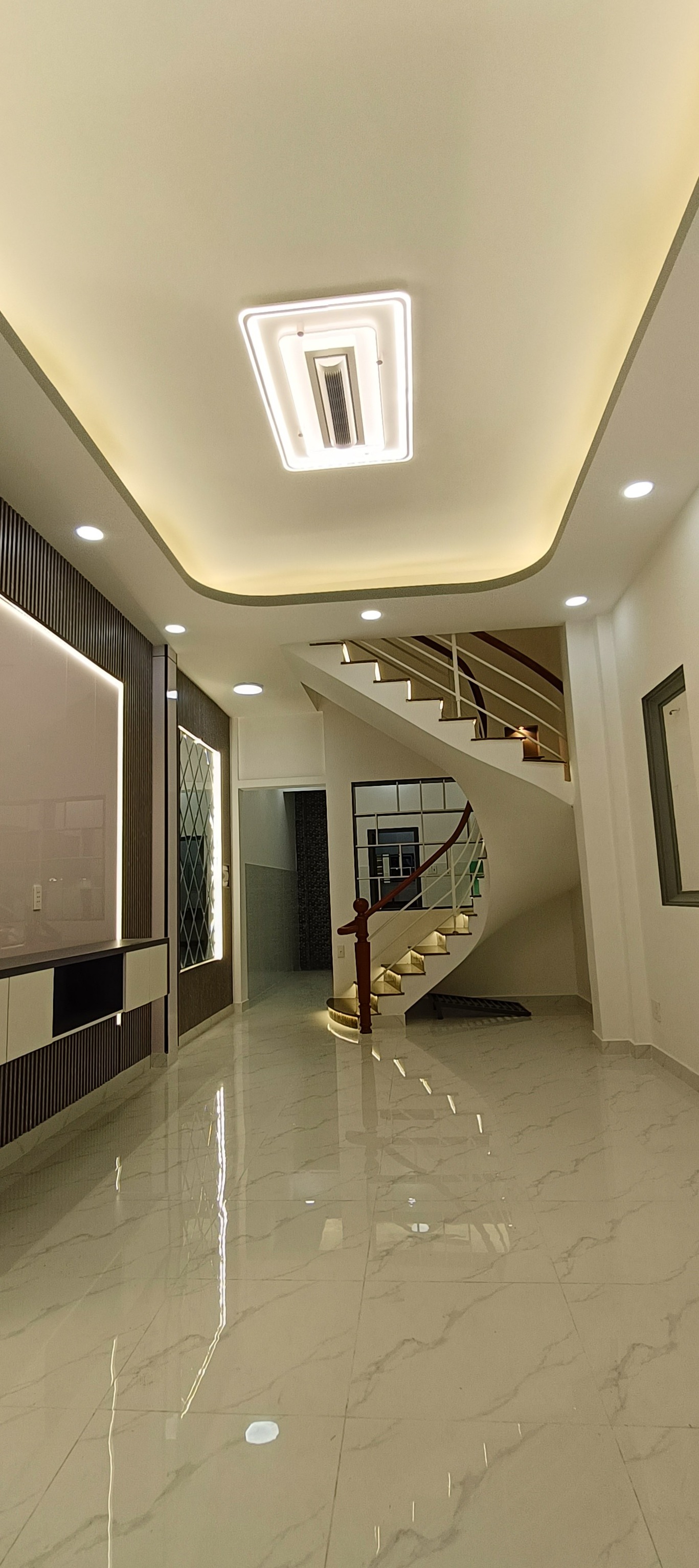 Bán nhà Hẻm Nguyễn Bửu, Quận 5 - gần Trần Hưng Đạo, 3,8x14m, 4 Tầng - 4 PN, 8,9 tỷ. - Ảnh 1