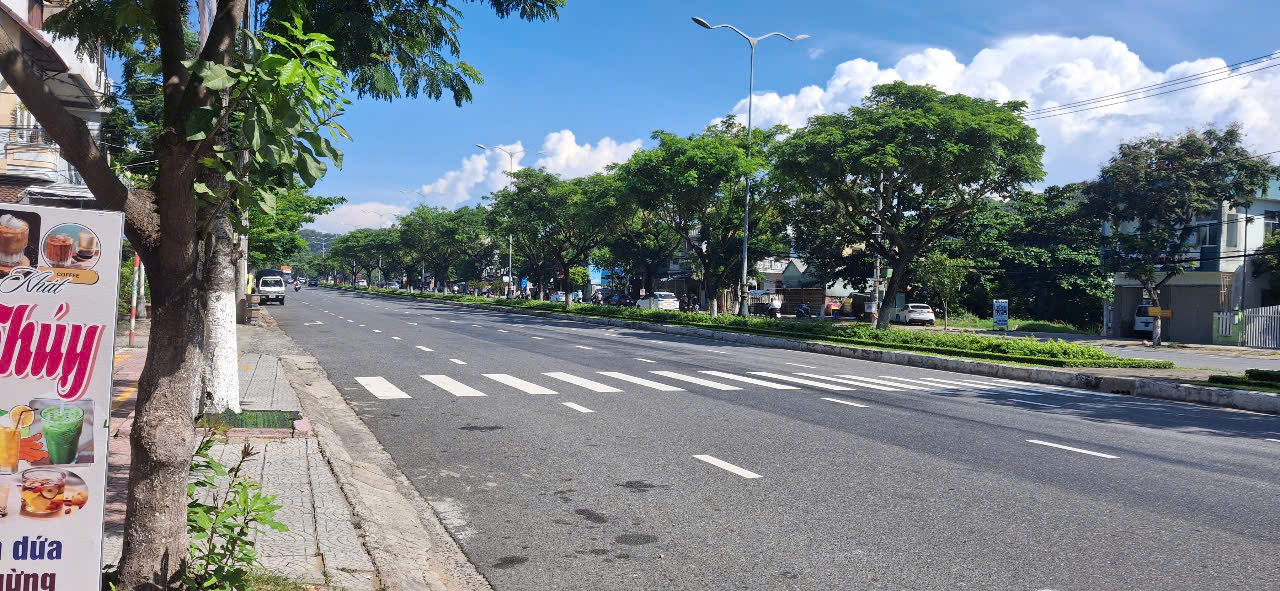 MẶT TIỀN LÊ VĂN HIẾN – ĐƯỜNG 30M – VỈA HÈ 7M – KINH DOANH SIÊU ĐỈNH – CHỈ HƠN 13 TỶ 135M2 - Ảnh 1