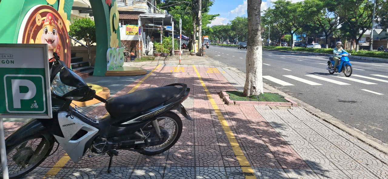 MẶT TIỀN LÊ VĂN HIẾN – ĐƯỜNG 30M – VỈA HÈ 7M – KINH DOANH SIÊU ĐỈNH – CHỈ HƠN 13 TỶ 135M2 - Ảnh chính