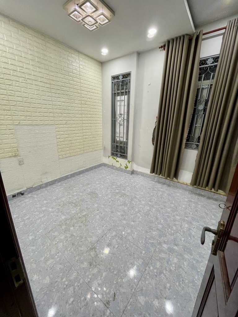 BÁN NHÀ - GẦN CHỢ PHÚ LÂM - QUẬN 6 - 55M2 - HẺM Ô TÔ - 6.35 TỈ - Ảnh 1