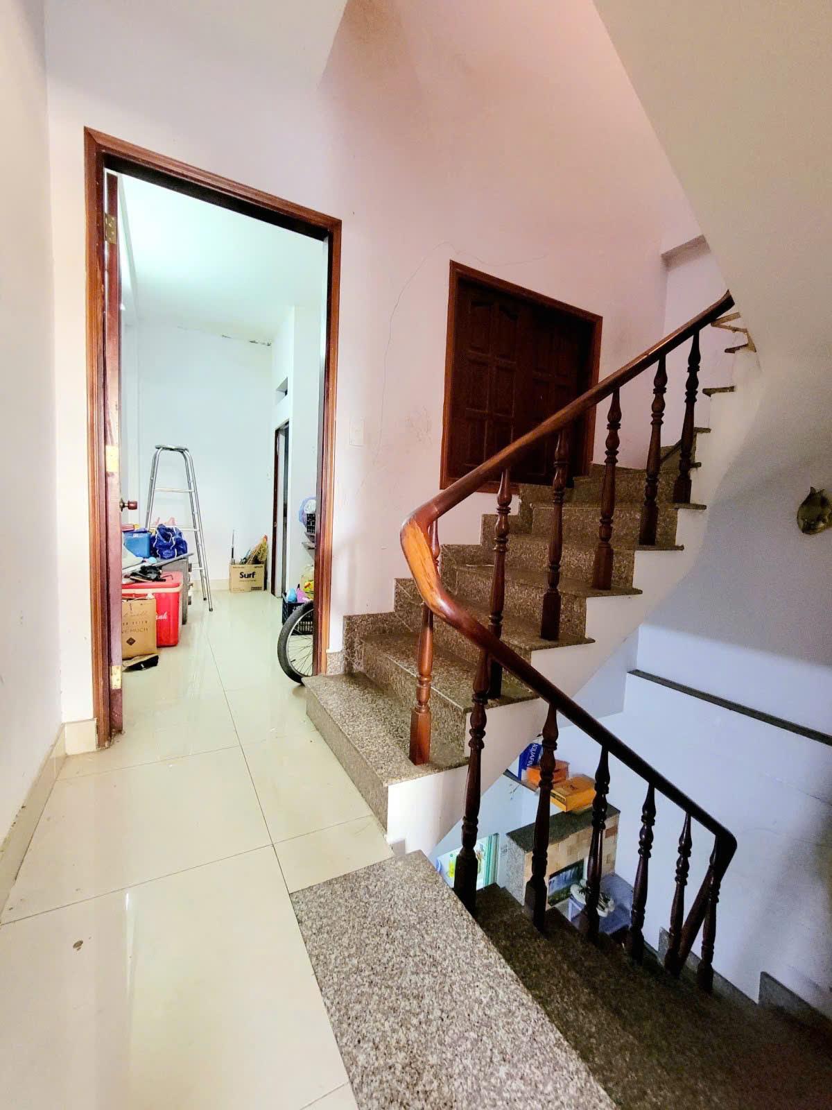 ** Ngộp Ngộp_Bán Gấp Nhà Hẻm Ba Gác Lê Hồng Phong 3Tầng -40m 4PN Vào Ở Ngay,  6TỶ HƠN - Ảnh 2