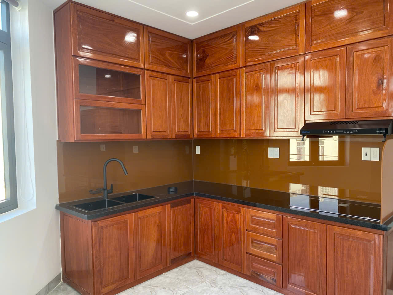 Bán nhà gần biển .<br> thông tin cơ bản: nhà 3 tầng đúc toàn bộ mới đường MAI AN TIÊM dt :64,1m2 giá - Ảnh chính