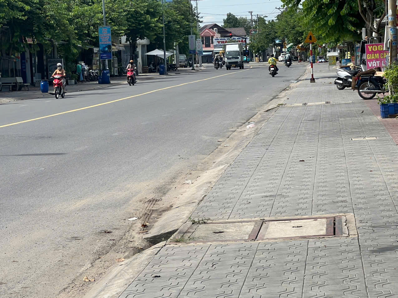 BÁN GẤP NHÀ 125M2 NGAY CHỢ-ĐƯỜNG NHỰA 5M-SỔ HỒNG RIÊNG. - Ảnh chính