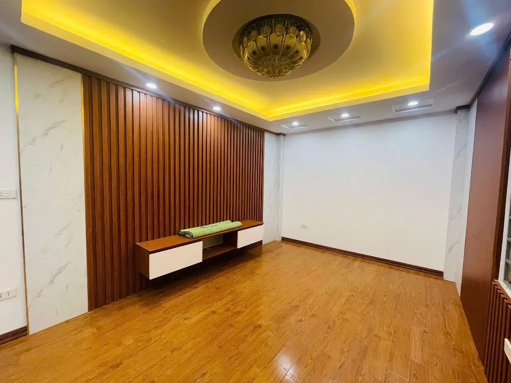 BÁN NHÀ TRIỀU KHÚC- TRUNG TÂM QUẬN THANH XUÂN- 32m2X 5T- NHÀ MỚI, ĐẦY ĐỦ TIỆN NGHI- DÂN XÂY CHẮC CHẮ - Ảnh 1