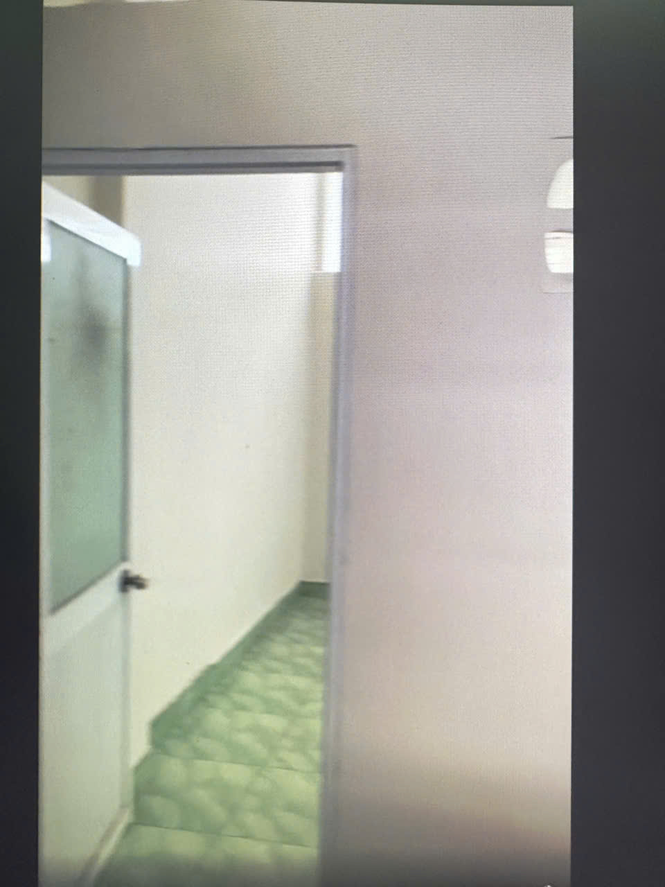 CHO THUÊ NHÀ 1 TRỆT 1 LỬNG 1 LẦU SÂN THƯỢNG 100M2 - MẶT TIỀN SỐ 15 CA VĂN THỈNH, P.11, Q.TÂN BÌNH - Ảnh 2