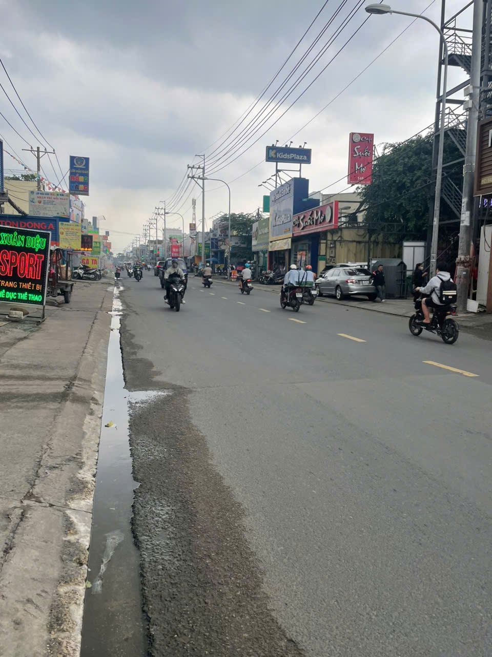 Bán nhà mặt tiền 1 trệt 3 lầu 5x20m giá 10,5 tỷ Đường Nguyễn Ảnh Thủ - Ảnh chính