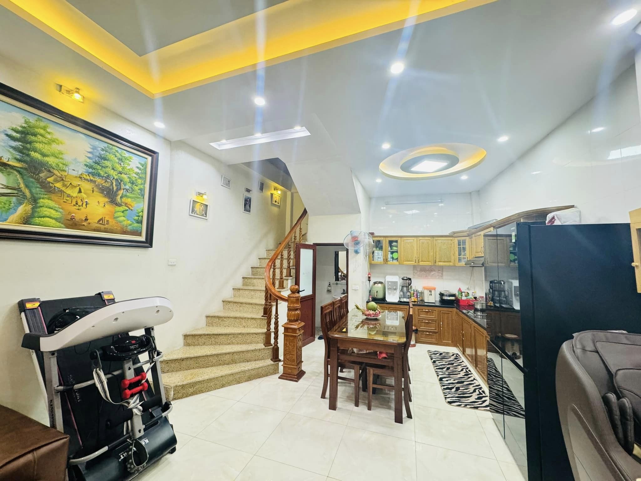 Bán nhà Ngọc Khánh 38m 5 tầng mặt tiền 4m 8.5 tỷ - Ảnh chính
