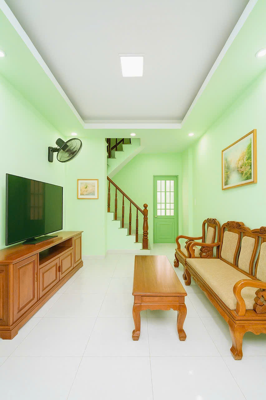 Bán nhà Phạm Văn Bạch gần nhà ga T3, 2 tầng chắc chắn, chỉ 3 tỷ 45 thương lượng - Ảnh 1