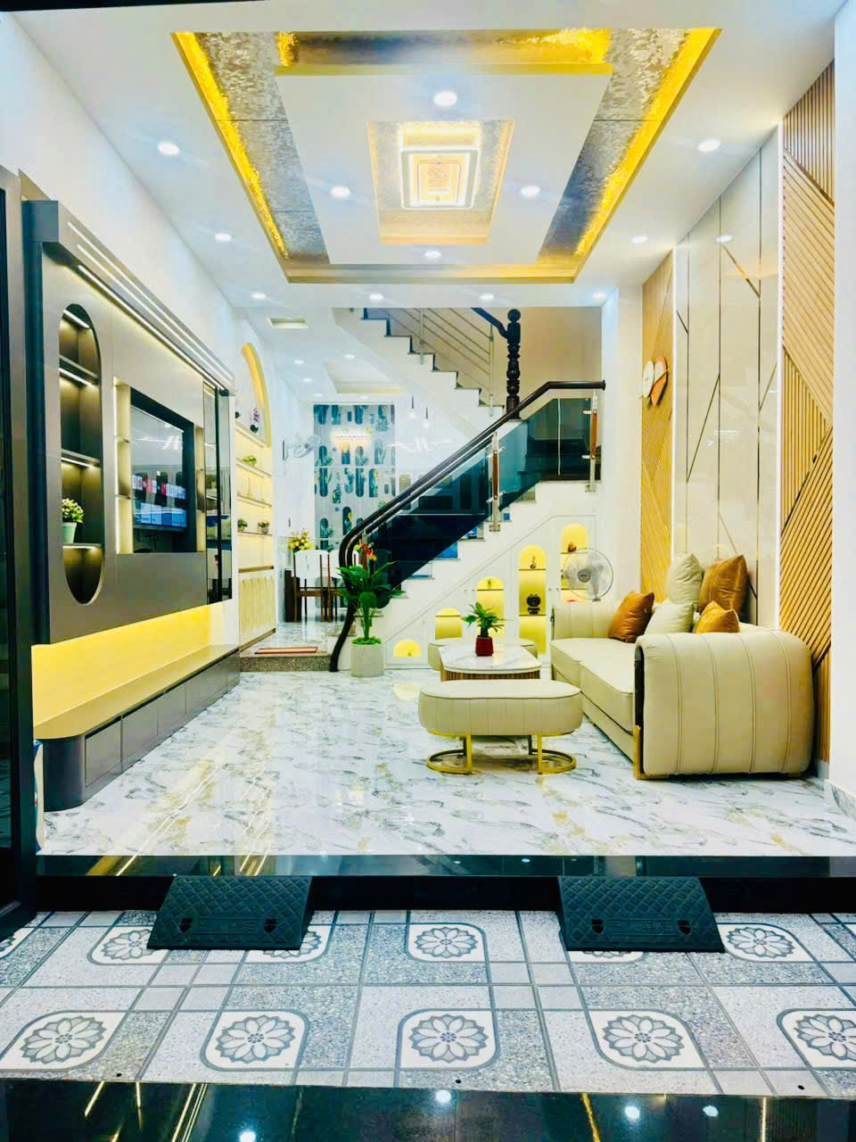 Bán nhà siêu phẩm luxury đẹp như khách sạn 5 sao, hẻm 6m Phạm Văn Chiêu, 6PN, gara ô tô, chỉ 8 tỷ ++ - Ảnh 2