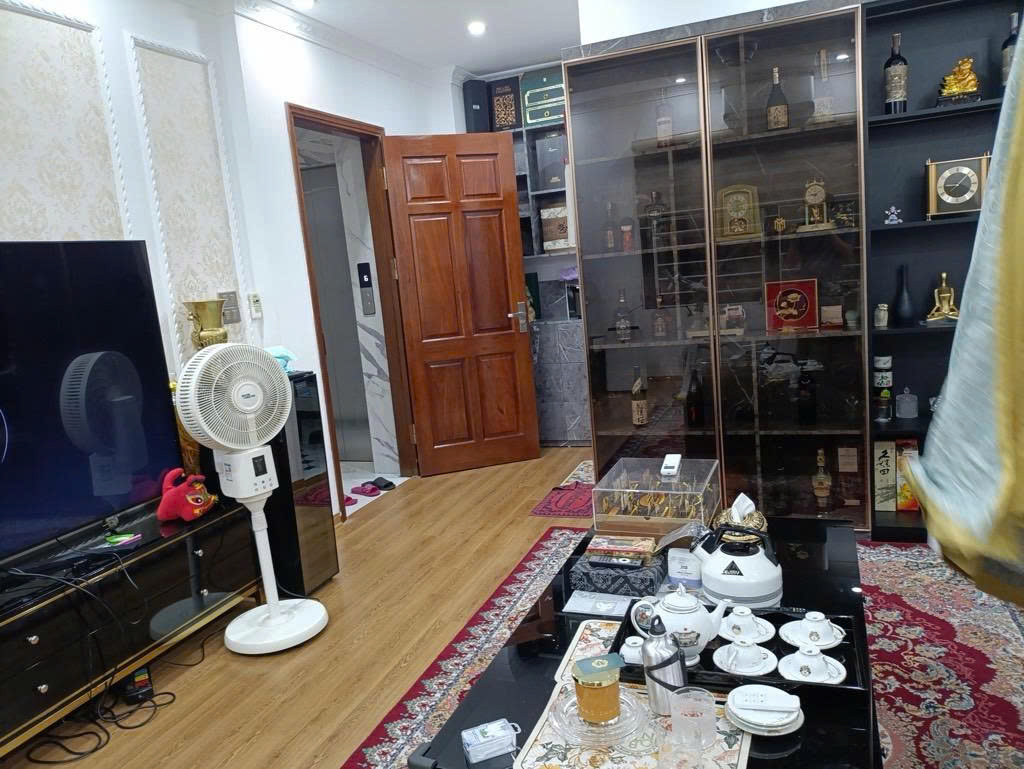 Bán nhà phố Chùa Bộc, Đống Đa 40m2 mặt tiền 4.5m xây 6 tầng thang máy cực đẹp - Ảnh 2