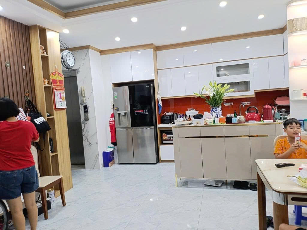 Bán nhà phố Chùa Bộc, Đống Đa 40m2 mặt tiền 4.5m xây 6 tầng thang máy cực đẹp - Ảnh chính