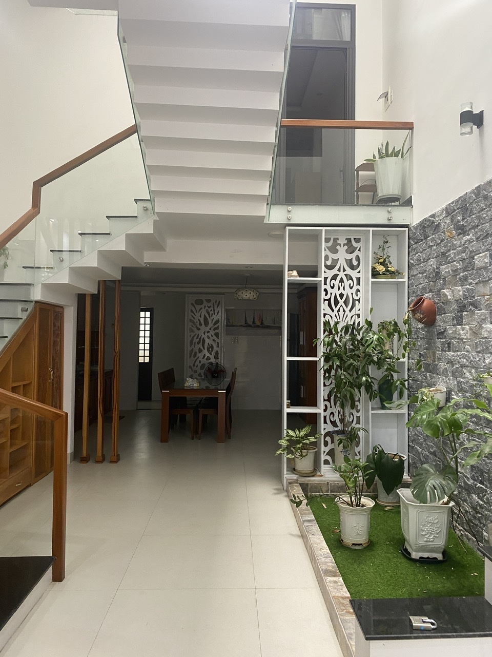Bán nhà mặt phố Nguyễn Xuân Khoát 100m2 mặt tiền 5m xây 3 tầng phố Hàn Quốc kinh doanh - Ảnh 1