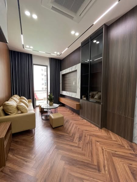 Bán Nhà Ngõ 560 Nguyễn Văn Cừ, Long Biên, 40m2, 7 Tầng, Gara Ô Tô, Thang Máy, full đồ - Ảnh 2