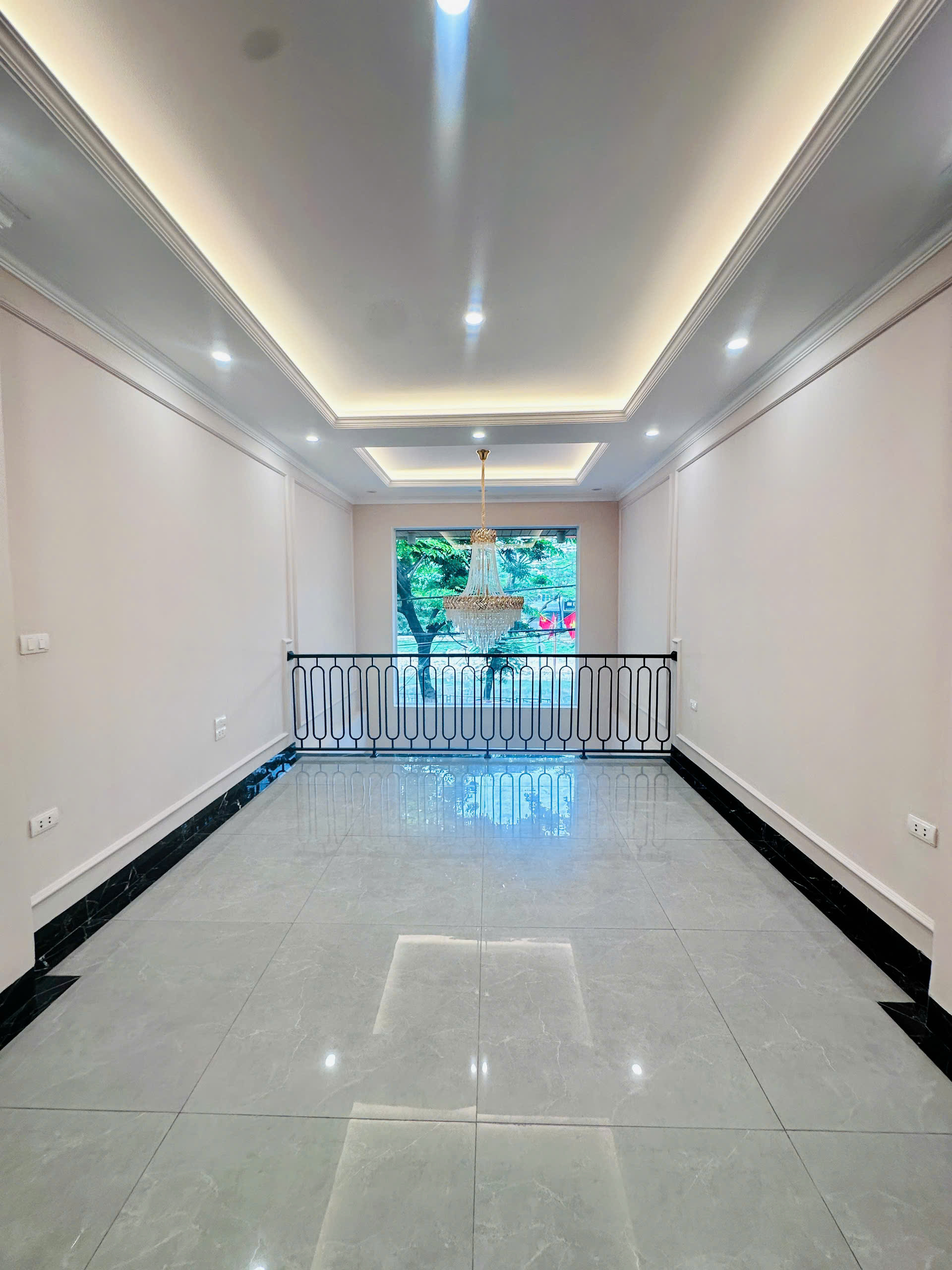 NHÀ ĐẸP 7 TẦNG THANG MÁY MẶT PHỐ KHƯƠNG ĐÌNH Ô TÔ KINH DOANH - VỈA HÈ Ô TÔ TRÁNH - 24.X TỶ - Ảnh chính