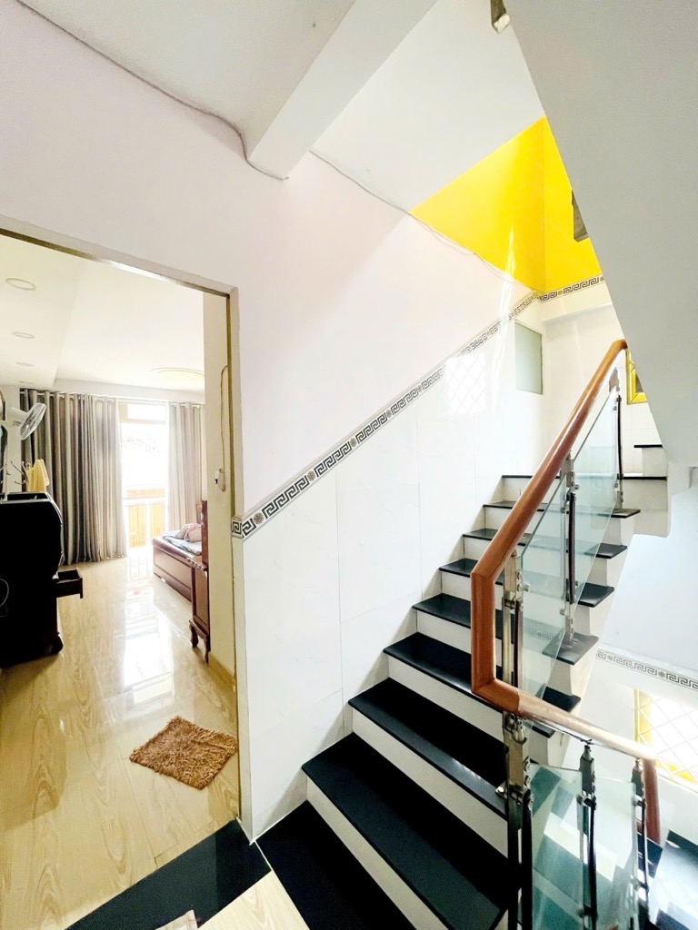 NHÀ MỚI ĐẸP - HẺM XE HƠI - GIÁP TÂN PHÚ - CHỈ HƠN 4 TỶ - Ảnh 1