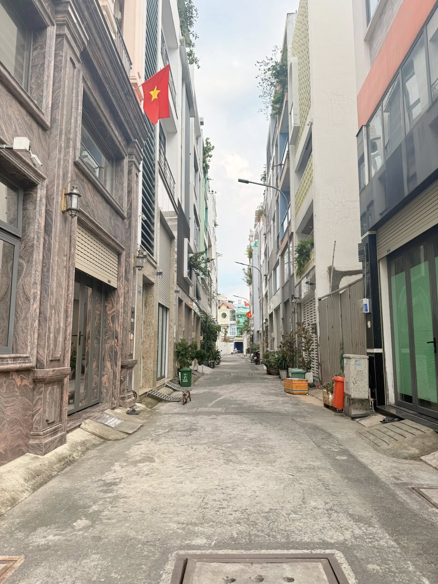 ĐẸP NHƯ NGỌC TRINH - TÂN BÌNH - LẠC LONG QUÂN, 55m2, 5 tầng, siêu xe ngủ nhà, giá bất ngờ. - Ảnh 1