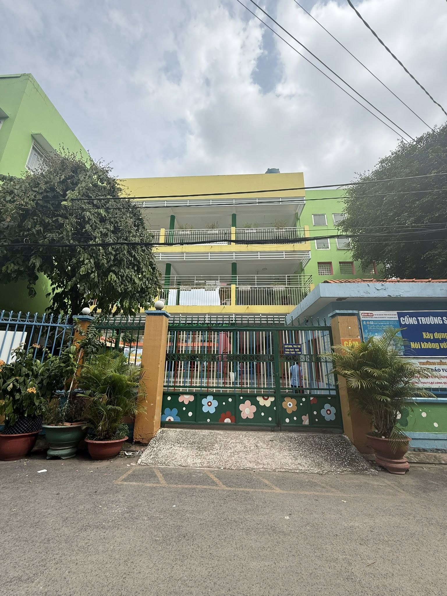 ĐẸP NHƯ NGỌC TRINH - TÂN BÌNH - LẠC LONG QUÂN, 55m2, 5 tầng, siêu xe ngủ nhà, giá bất ngờ. - Ảnh 2