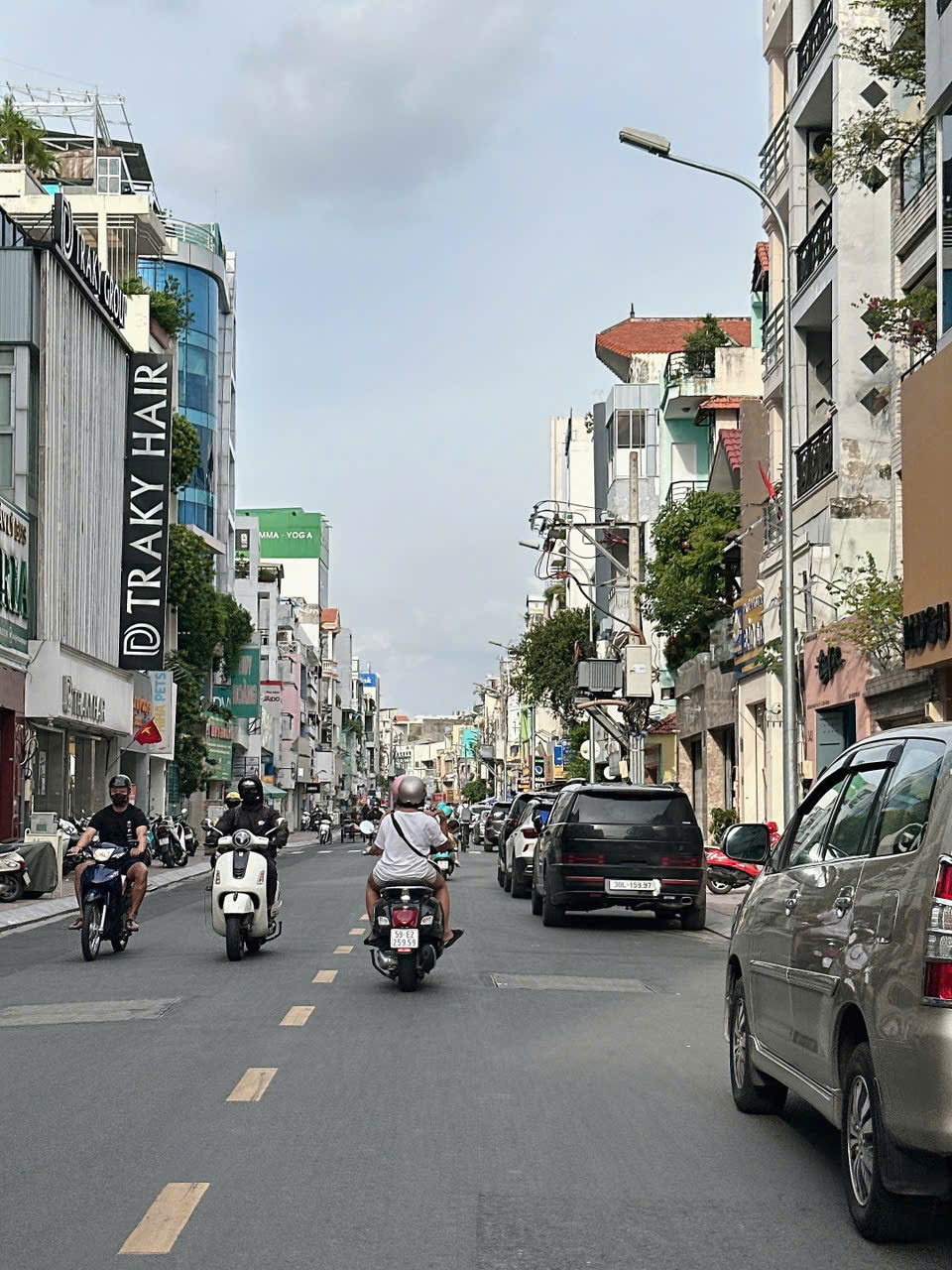 Nhà NGỘP hẻm 525 Huỳnh Văn Bánh 56m2 4 tầng mới xe hơi vi vu gần Trường Sa chỉ 9.5 tỷ - Ảnh chính