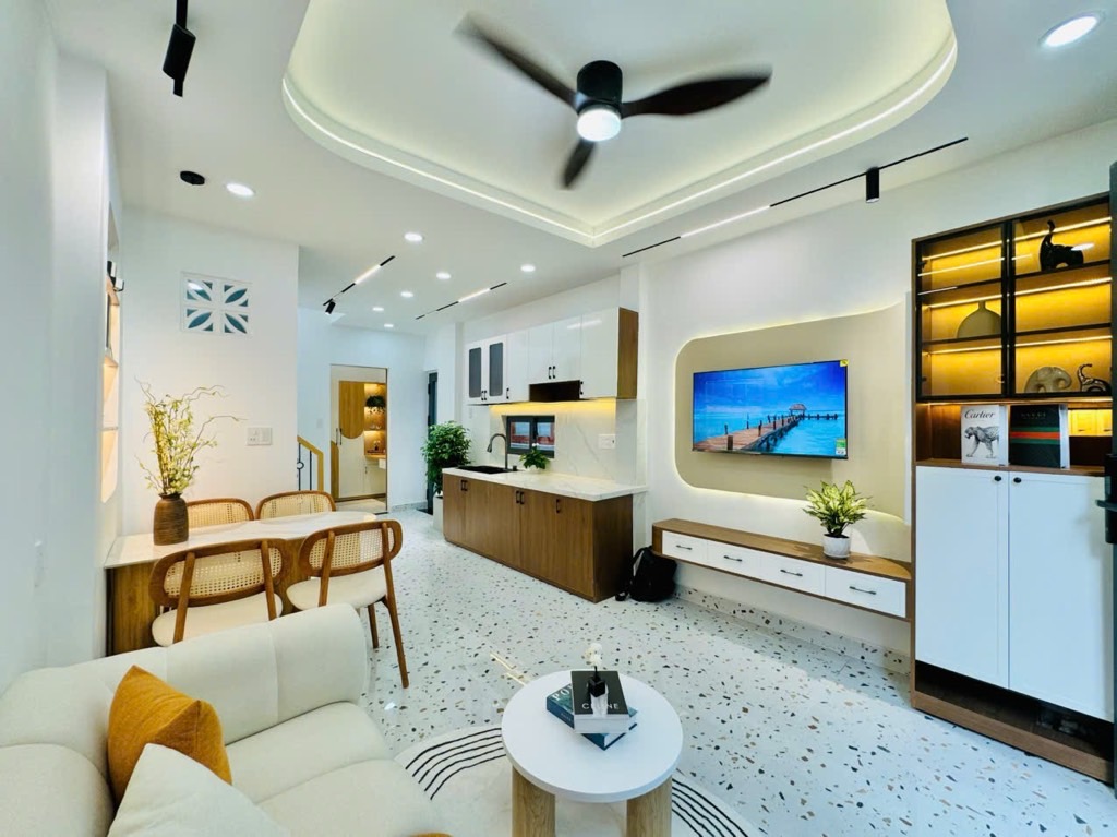Nhà đẹp 2 mặt hẻm Bạch Đằng, Bình Thạnh 35m² x 2 tầng,  sổ vuông, nở hậu nhẹ, 4.85 tỷ - Ảnh chính