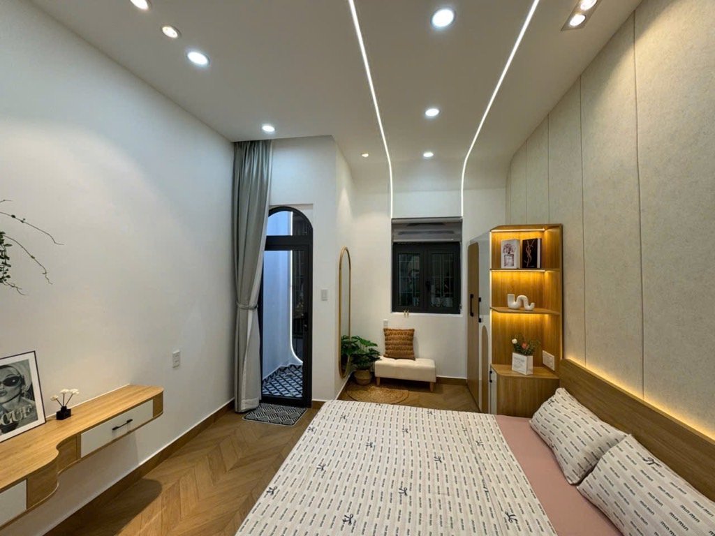 Nhà góc 2 mặt hẻm gần Hàng Xanh, Bình Thạnh, sổ 35m2, 2 tầng đúc, 3PN, chỉ hơn 4 tỷ thương lượng - Ảnh 3