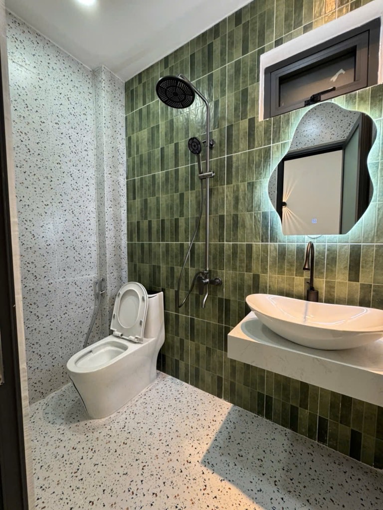 Nhà góc 2 mặt hẻm gần Hàng Xanh, Bình Thạnh, sổ 35m2, 2 tầng đúc, 3PN, chỉ hơn 4 tỷ thương lượng - Ảnh 2