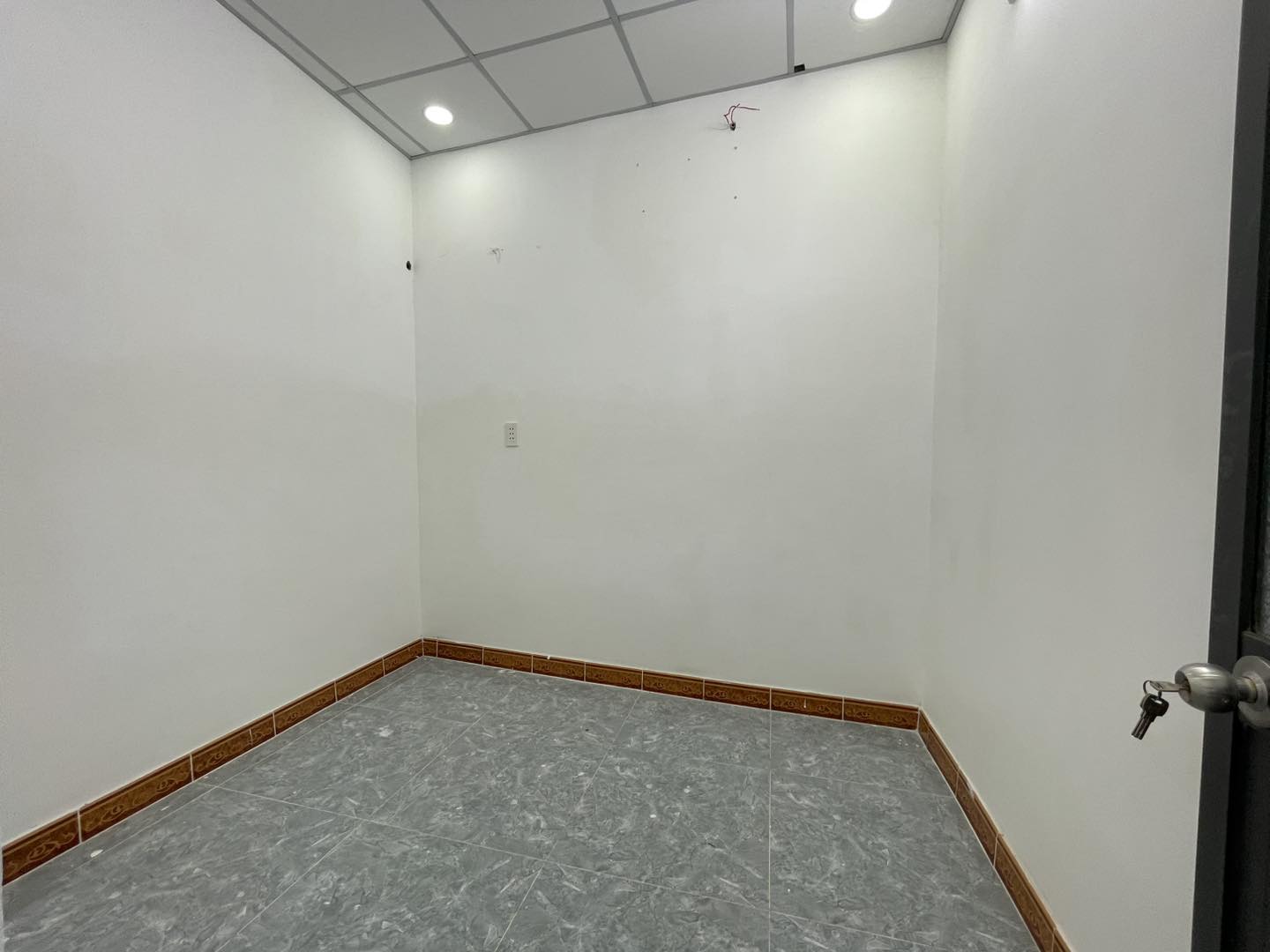 Hoàn cảnh nên tôi cần bán gấp căn nhà như hình ở đường hương lộ 11 - Ảnh 1