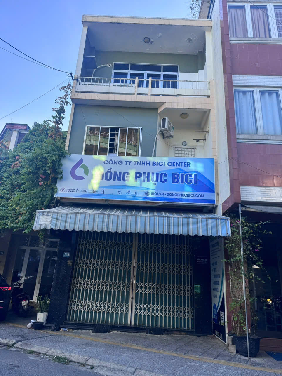 BÁN NHÀ MẶT TIỀN 132 ĐỖ QUANG, 46M 3 TẦNG 3PN3VS HƯỚNG ĐÔNG NAM. 6,9TỶ, LH 0905113070. - Ảnh chính