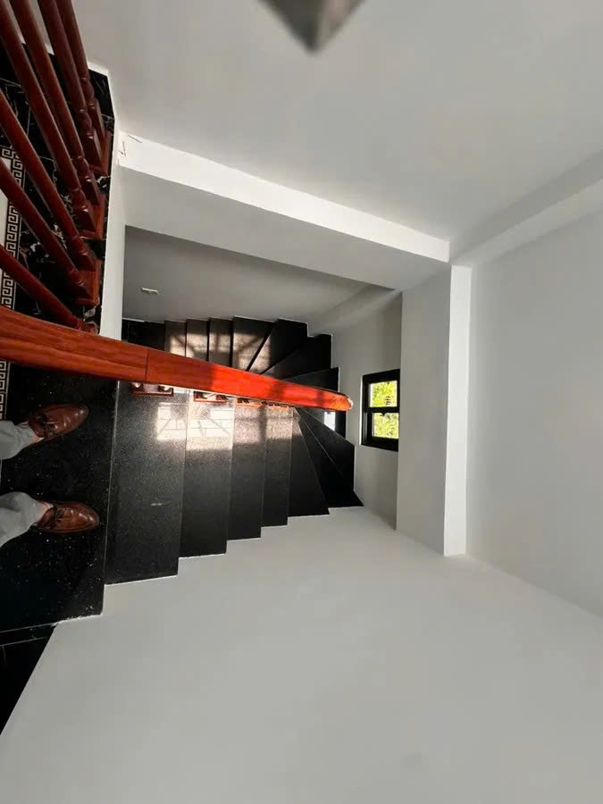 Bán Nhà Phúc Lợi 51m2. 6 tầng. mặt tiền 4m. giá 13.6 tỷ Long Biên Hà Nội - Ảnh 2