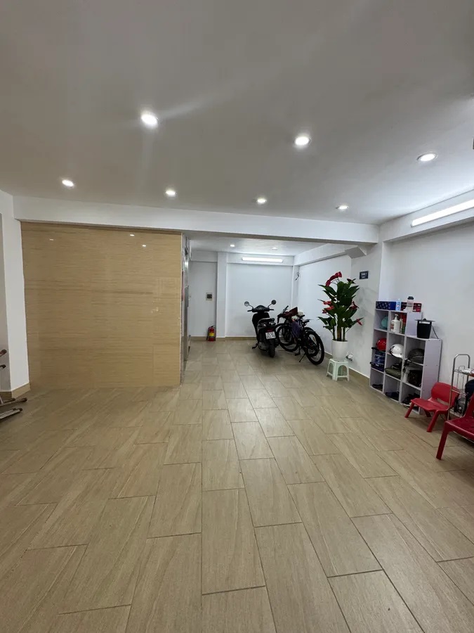 Bán nhà phân lô tại Lê Văn Lương, gia chủ là Giáo sư đã nghỉ hưu, 17.9 tỷ - Ảnh 2