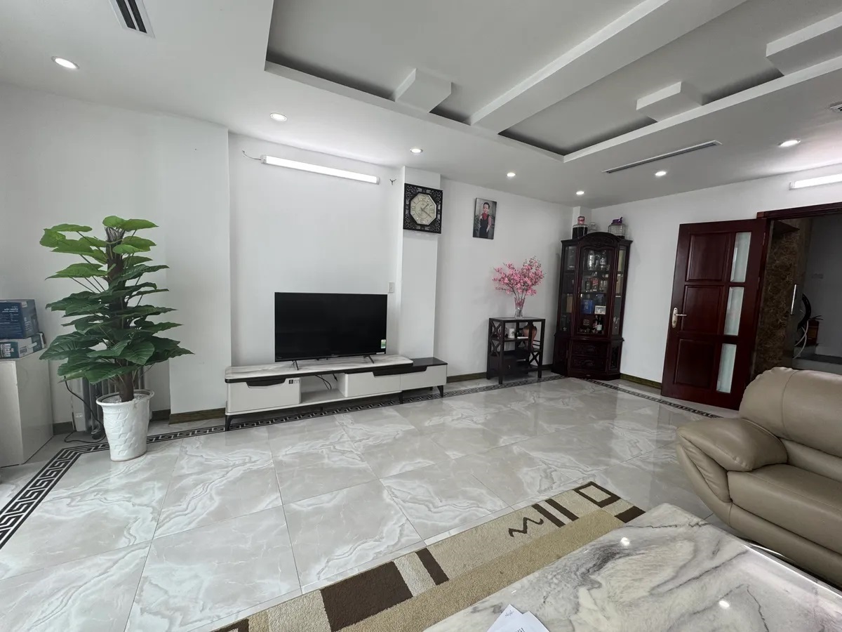 Bán nhà phân lô tại Lê Văn Lương, gia chủ là Giáo sư đã nghỉ hưu, 17.9 tỷ - Ảnh chính