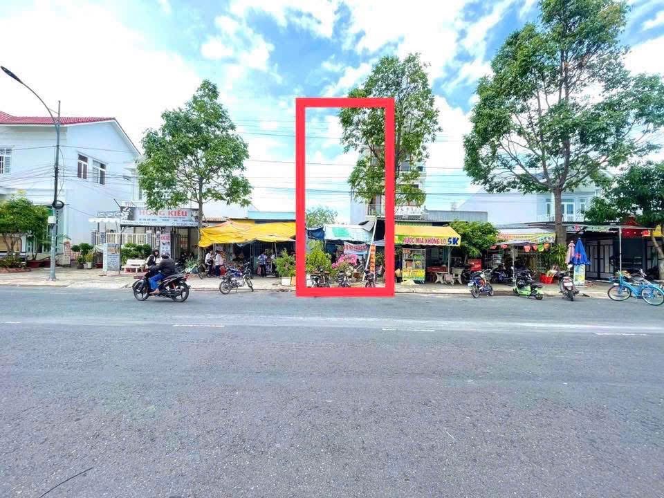 Bán GẤP Nền - MẶT TIỀN - vị trí đẹp✔Đối diện cổng trường Trần Hoàng Na - Ảnh chính