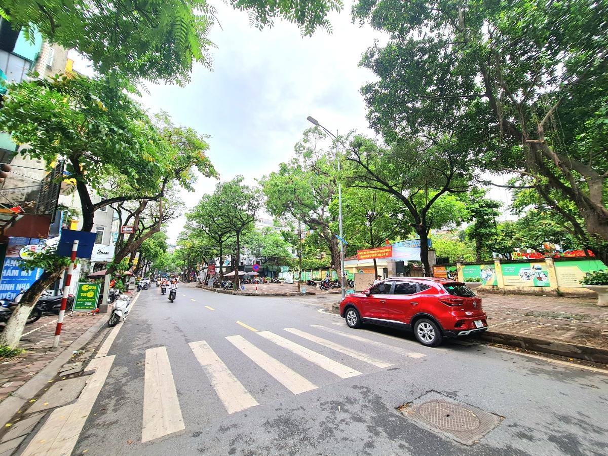 ⚜️ PHÂN LÔ Ô TÔ VỈA HÈ NGUYÊN HỒNG, ĐỐNG ĐA, 50M2 5T MT 4M CHỈ 25 TỶ ⚜️ - Ảnh chính