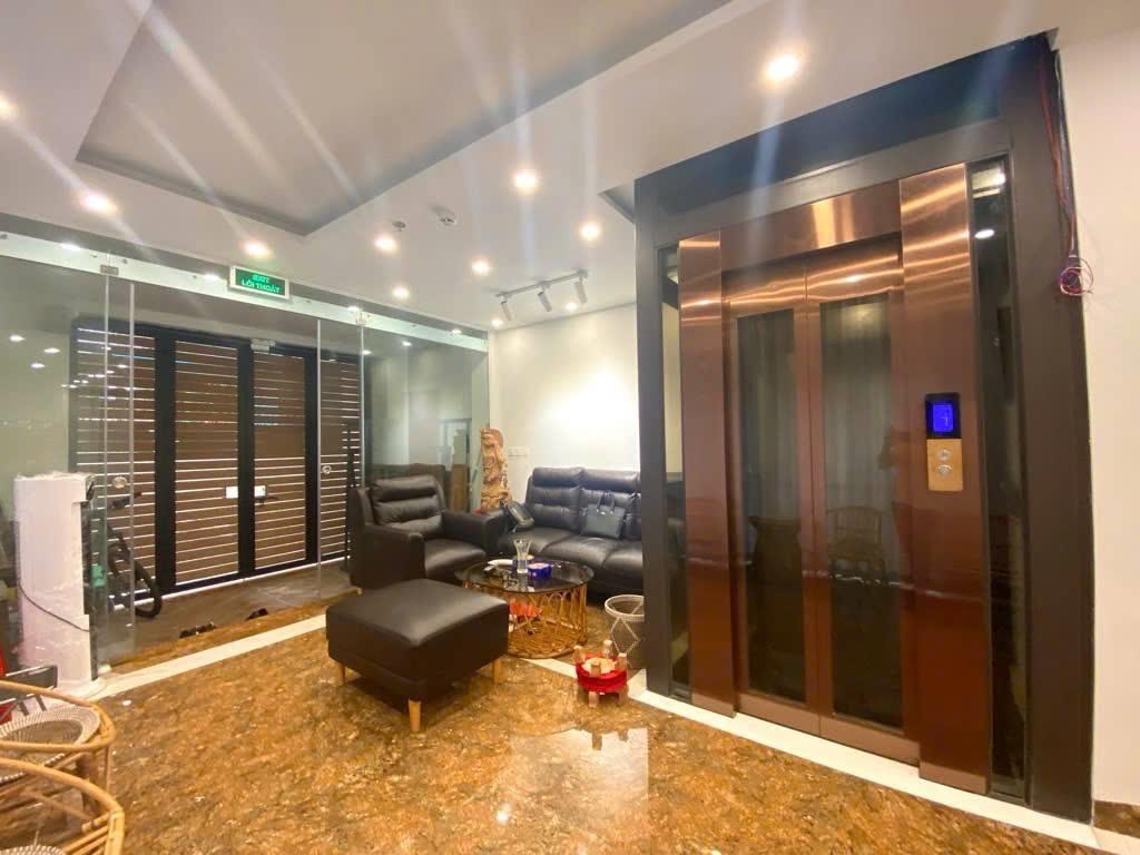 Bán nhà Lạc Long Quân lô góc oto thang máy gần phố 81m 7tầng 25,3 tỷ - Ảnh 1