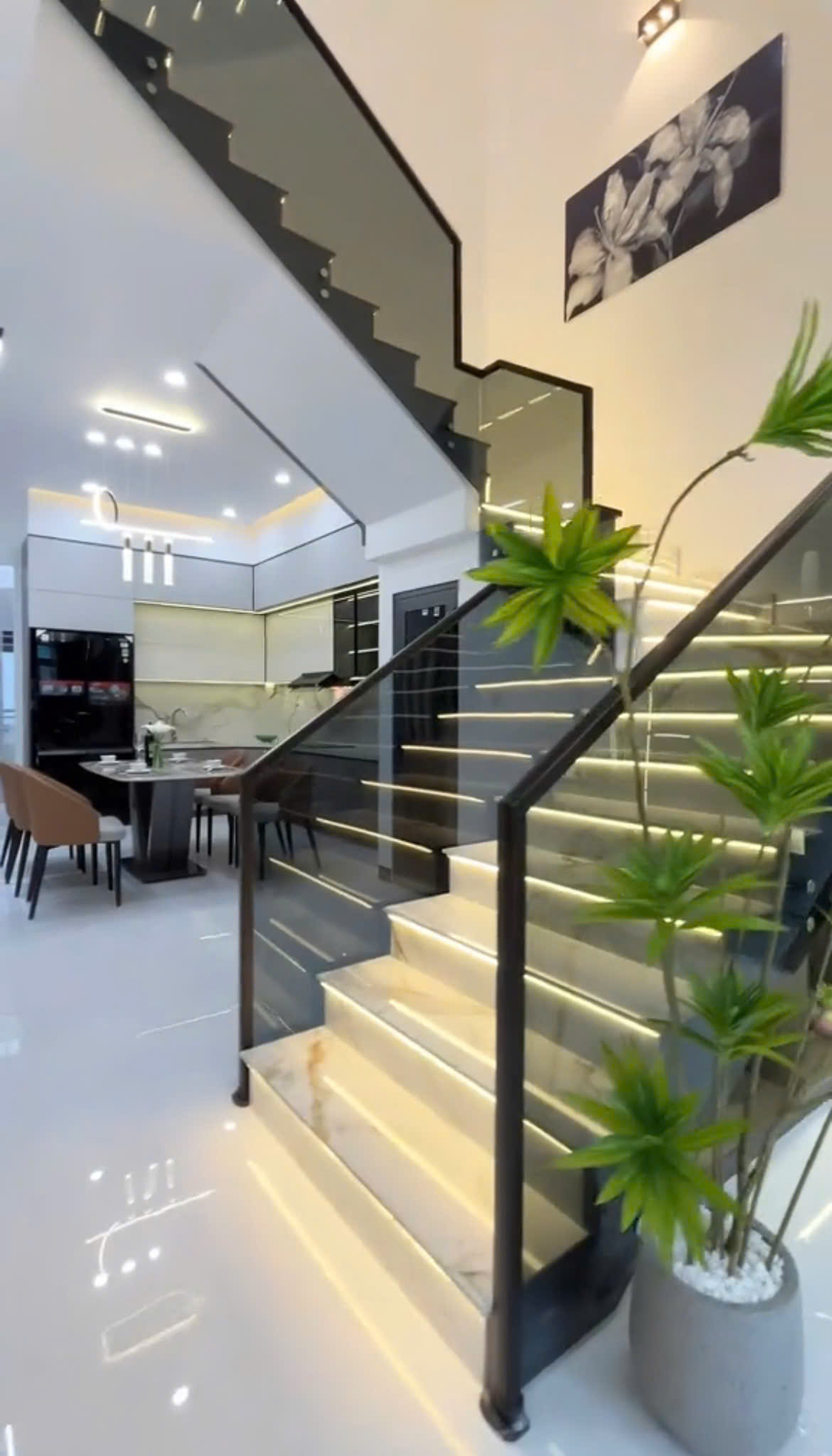 NHÀ MỚI XÂY 120M2 - 2,95 TỈ - 1 TRỆT 2 LẦU - 4PN,4WC - SỔ RIÊNG - THỦ DẦU MỘT -HỖ TRỢ VAY - Ảnh 2