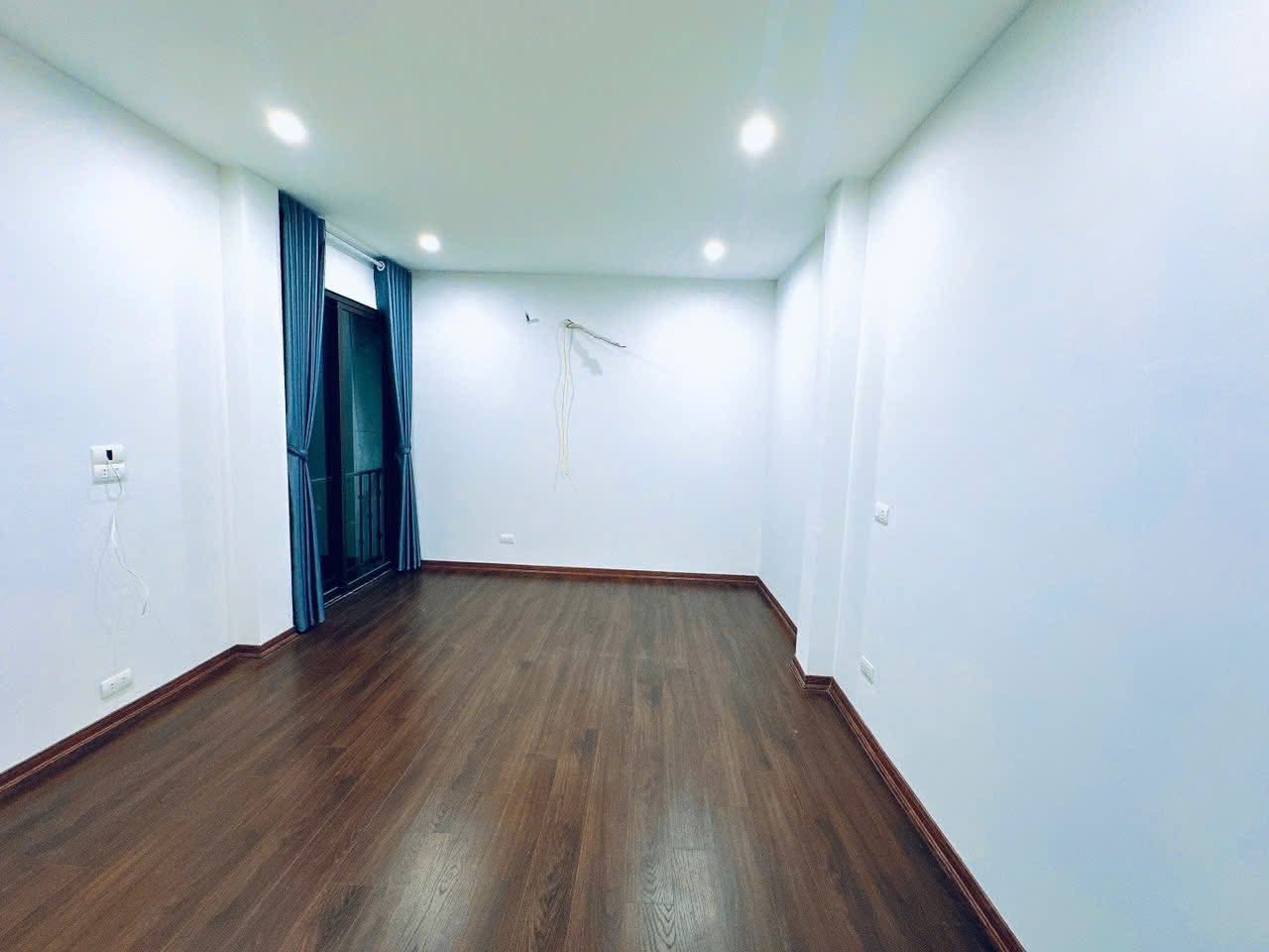 NHÀ ĐẸP TRUNG TÂM TÂY HỒ – 45M2 – 7 TỈ 4 – 6 TẦNG THANG MÁY – THÔNG TRÍCH SÀI – Ở NGAY - Ảnh 2