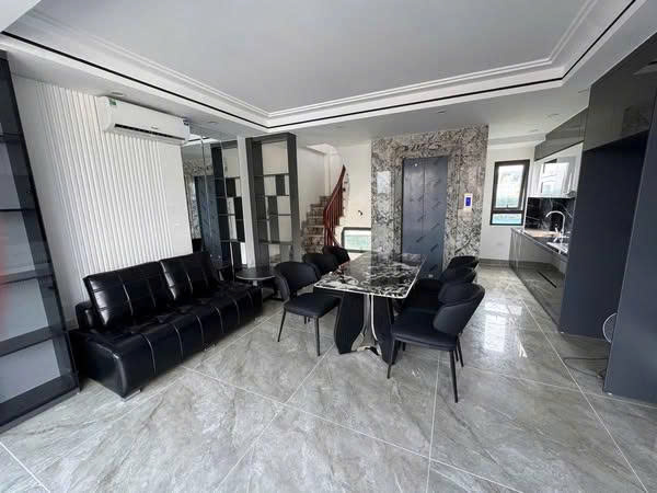 Phân lô Phúc Đồng 40m,6 tầng,2 thoáng,Thang máy,Kinh doanh,Gara,Full nội thất,hơn 13 tỷ. - Ảnh 2