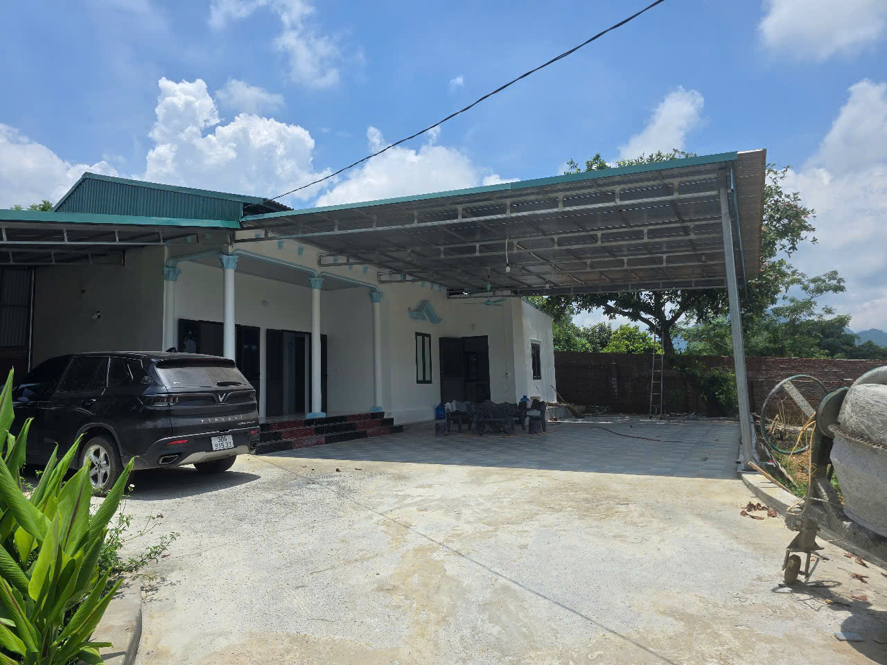 Chính chủ cần bán nhà khuôn viên đẹp bám ao, view núi, tiện cho nghỉ dưỡng - Ảnh 3