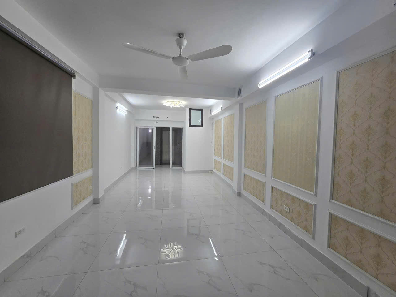 Bán nhà cực hiếm -Thang Máy- trung tâm Cầu Giấy, ngõ thông, giá hơn 11 tỷ - Ảnh 3