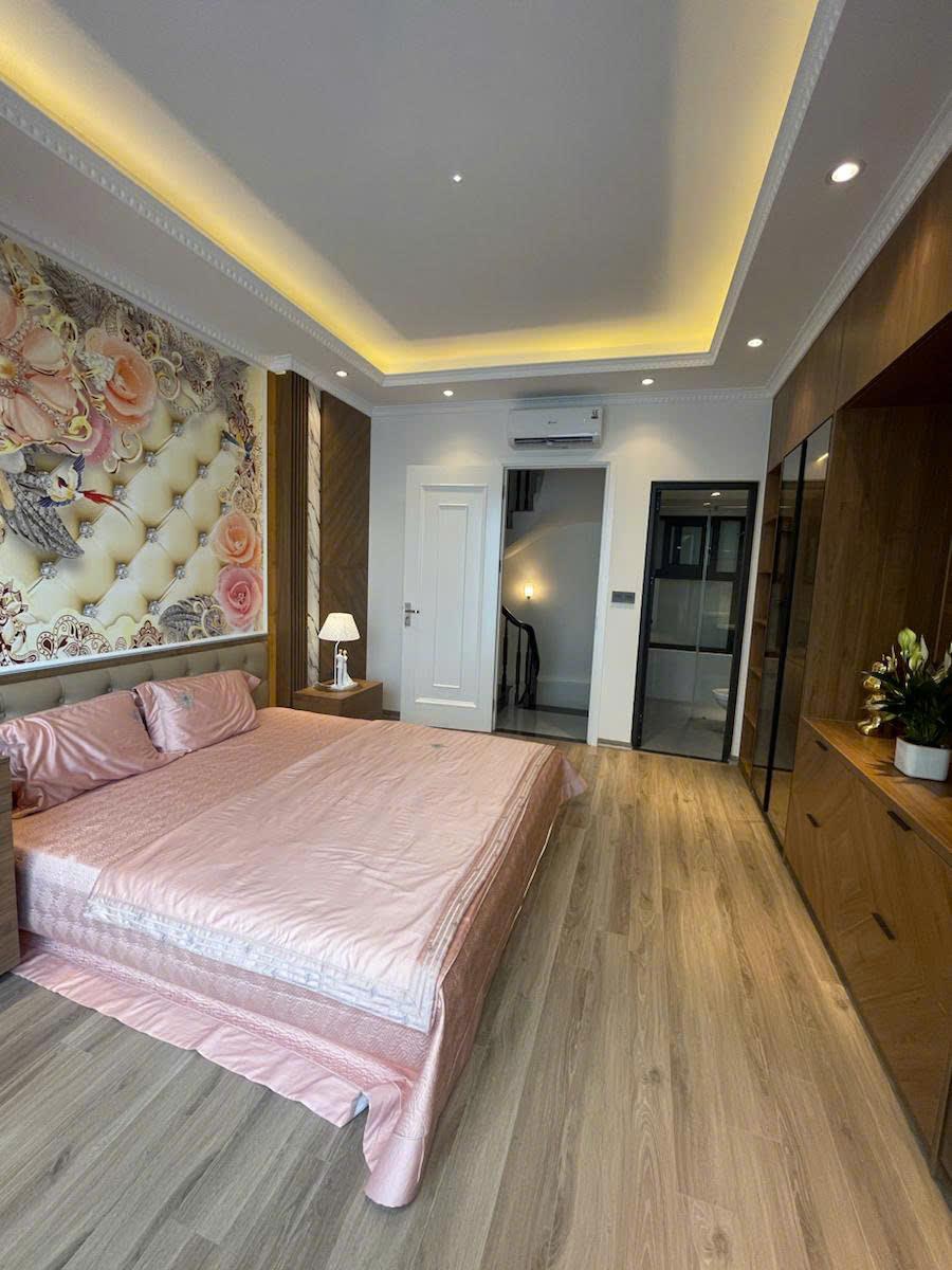 Bán nhà trung tâm Trung Kính- ngõ rộng oto ra vào cách phố 20m - Ảnh chính