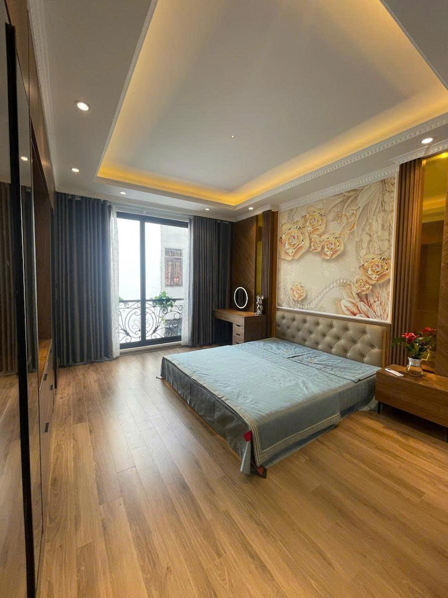 Bán nhà trung tâm Trung Kính- ngõ rộng oto ra vào cách phố 20m - Ảnh 1