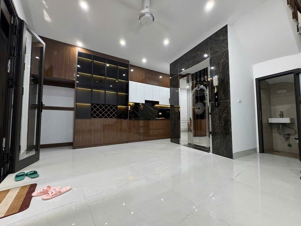 NHÀ GẦN CHỢ CỔ NHUẾ – 6 TẦNG x 34M2 - THANG MÁY – SỔ ĐỎ SẴN - Ảnh chính