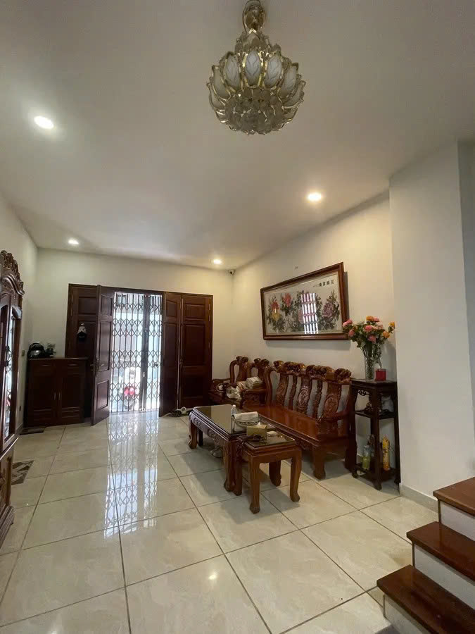 Bán nhà Lạc Long Quân 52m2. 5 tầng. mặt tiền 4.1m. giá 19 tỷ Tây Hồ Hà Nội - Ảnh chính