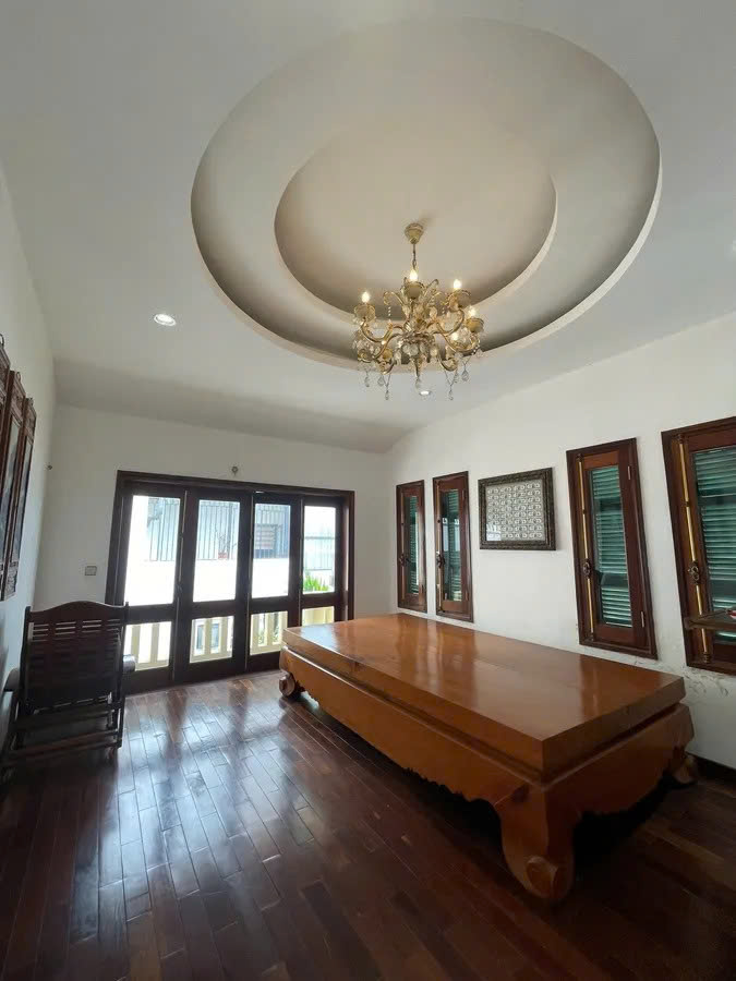 Bán nhà Lạc Long Quân 52m2. 5 tầng. mặt tiền 4.1m. giá 19 tỷ Tây Hồ Hà Nội - Ảnh 2