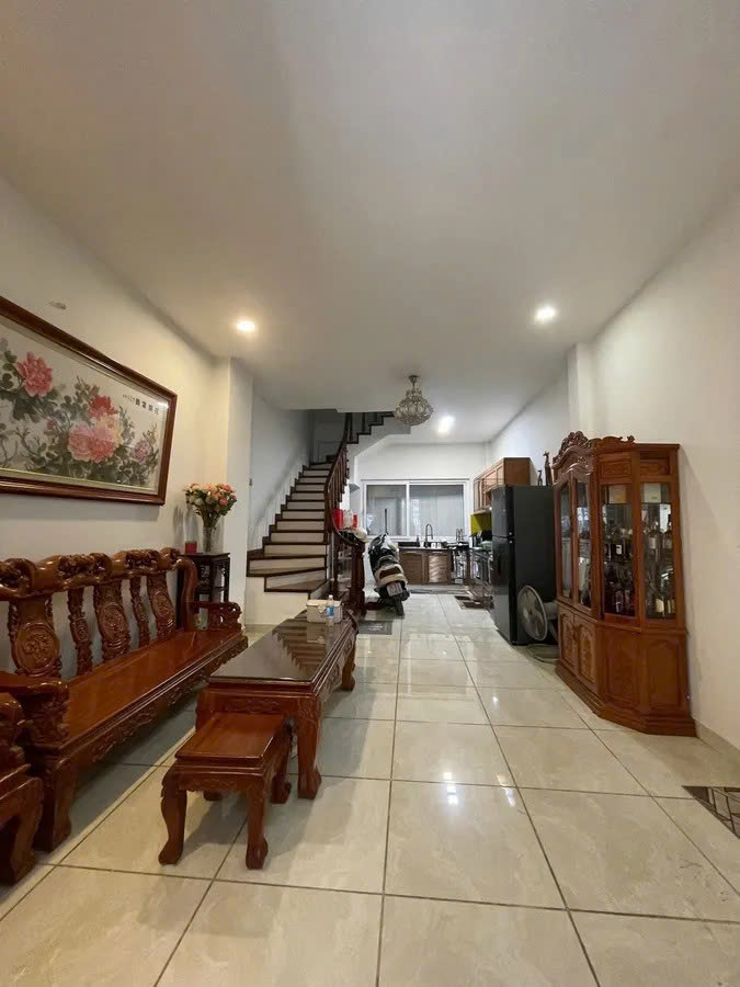 Bán nhà Lạc Long Quân 52m2. 5 tầng. mặt tiền 4.1m. giá 19 tỷ Tây Hồ Hà Nội - Ảnh 1